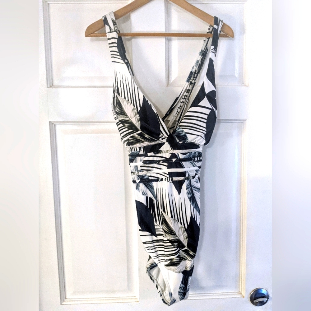 LA BLANCA Moonlit Silhouette Multi-Strap Cross-Back One Piece SZ 16